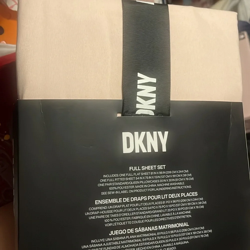 DKNY Full Sheet Set -